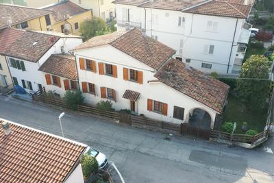  Ampia villa indipendente su tre lati 
